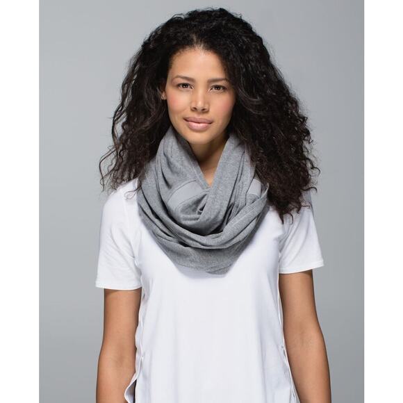 Lululemon Sun Salutation Circle Scarf Heathered Medium Grey - Picture 1 of 7